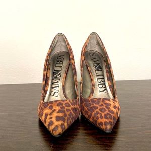 NEVER WORN Cheetah pumps
